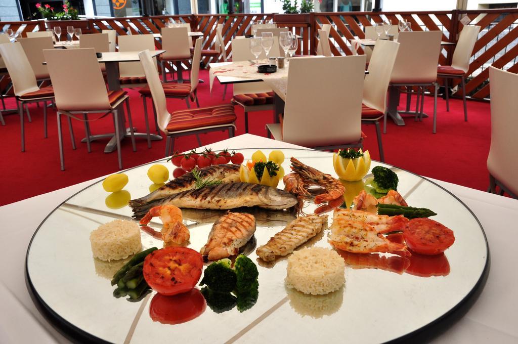 Poschiavo Suisse Hotel & Traditional Fondue Stube Экстерьер фото